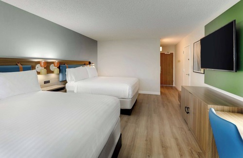 Mayo Clinic Hotel | Everything You Need For The Perfect Vacation! w/ Outdoor Pool, Pets are Allowed!