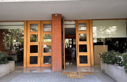 Las Condes Wohnung | Excelente Ubicación y Confort.