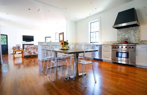 Narragansett Pier Haus | EXCEPTIONAL Narragansett Pier Historic Home