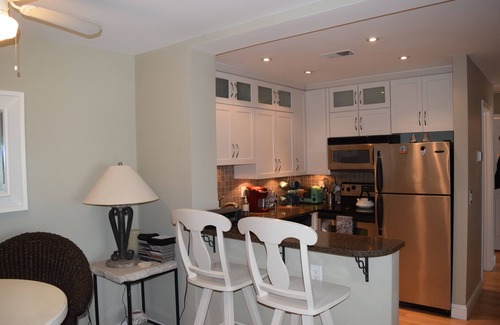 Port Clinton Eigentumswohnung | Außergewöhnliche 2BR Condo mit All Waterfront Views-Spaziergang in die Stadt, Jet Express Fähre!