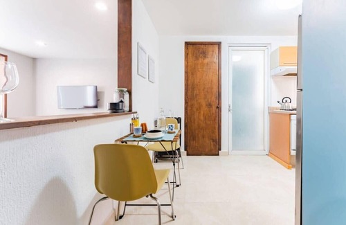 Colonia Roma Eigentumswohnung | Exciting Central Roma Condo, Parque Mexico 550m!