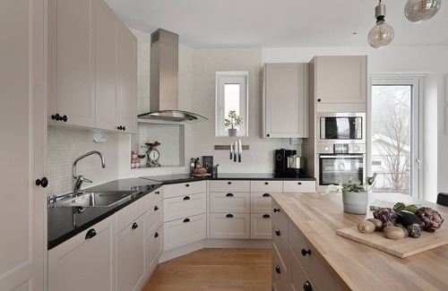 Jarfalla Municipality Villa | Exclusive accommodation with pool & fireplace