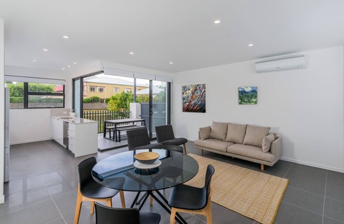 Bulimba Wohnung | Executive 2BR Bulimba Apartment gegenüber vom Park an der Oxford St