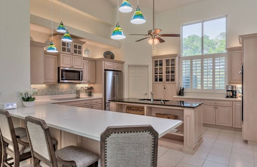 Spruce Creek Haus | Executive 3-Bedroom Hangar Home within Spruce Creek Fly-In, live 24 hr security.