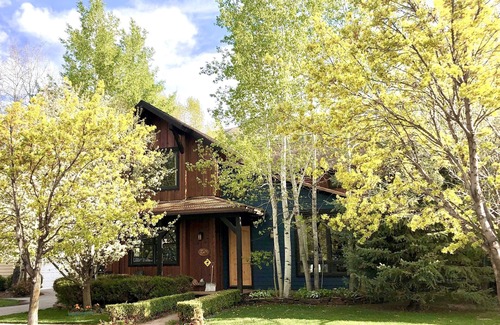 Basalt Haus | Executive four bedroom Home in charming Basalt neighborhood, minutes from Aspen