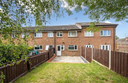 Luton Wohnung | Executive One Bedroom Maisonette - Garden Access & Free Parking - Prime Location