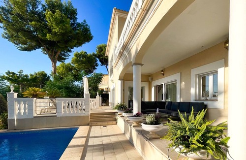 Peguera Villa | Exklusive Villa in Paguera für bis zu 8 Personen, mit Meerblick und Pool