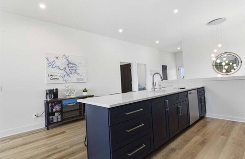 Climax Springs Haus | Expansive Deck, Private Dock, Boat Slip and Stunning Views