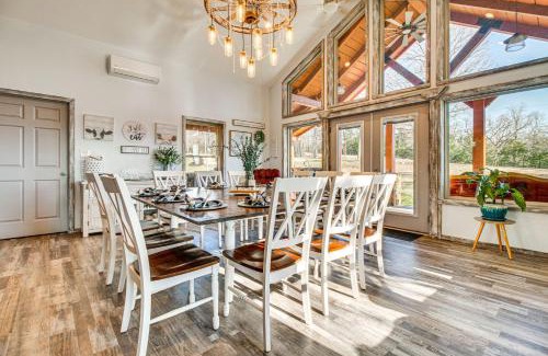 Clarkridge Haus | Expansive Mountain Home Rental with Yard and Fire Pit!