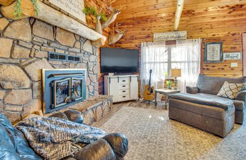 Clarkridge Haus | Expansive Mountain Home Rental with Yard and Fire Pit!