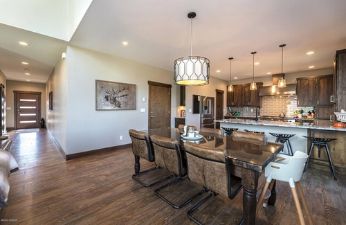 Tabernash Haus | Expansive views, luxury furnishings & a hot tub for easing weary muscles