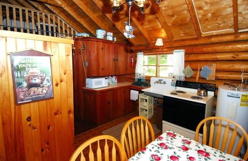 Rangeley Kabine | Erleben Sie Log Cabin Living an den Ufern des Rangeley Lake