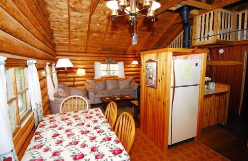Rangeley Kabine | Erleben Sie Log Cabin Living an den Ufern des Rangeley Lake