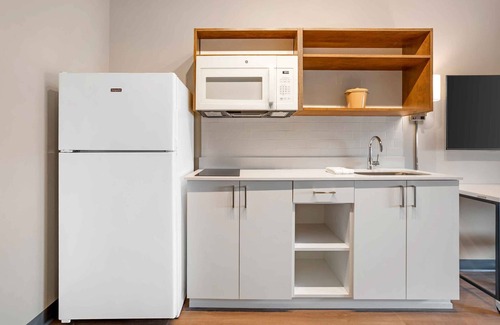 Trailer Estates Hotel | Experience Modern Comfort Near Sarasota's Attractions