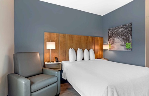 Trailer Estates Hotel | Experience Modern Comfort Near Sarasota's Attractions