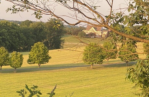 Uniontown Wohnung | Experience peacefulness and beauty of Frederick County countryside.