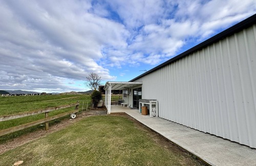 Waerenga Sonstige | Experience the country life, on a working dairy/dry stock farm with a view