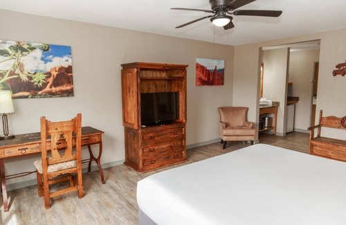 Moab Haus | Experience the Heart of Utah's Mountains: Ideal for Families and Adventurers!