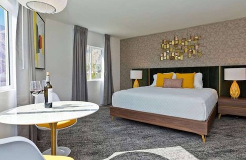 Little Tuscany Hotel | Experience The Magic Of Palm Springs | Pool