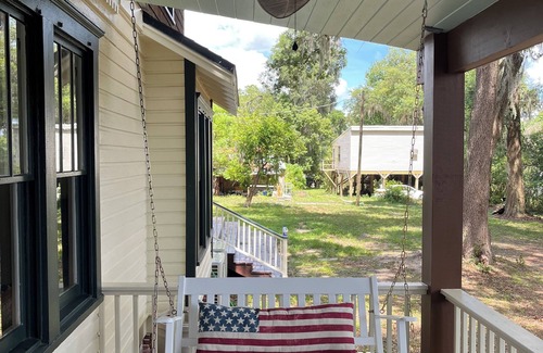 Putnam Hall Haus | Experience the charm of small town living and Old Florida at its finest.