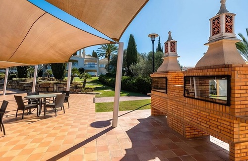 Estombar Haus | Explore More of Estômbar! Comfortable 2BR Aprt w/Kitchen & Patio! 3 Onsite Pools
