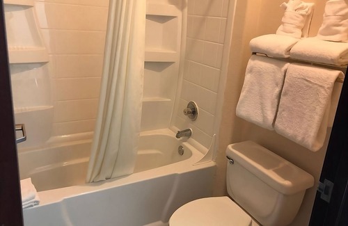 Window Rock Hotel | Explore Navajo Nation! 4 Units Minutes to Navajo Nation Museum! W/ Pool Access!