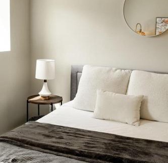 Pendleton Haus | Explore OTR from a Parkside Condo - Walk to ALL