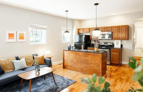 Pendleton Haus | Explore OTR from a Parkside Condo - Walk to ALL