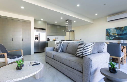 Libertad Eigentumswohnung | Exquisite 3-Bedroom, 2-Bath Oasis with Ocean View in Cabo San Lucas