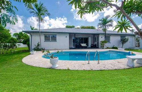 Westward Villas Subdivision Haus | Exquisite 3 Bedroom Luxury Home Near To Baha Mar