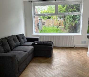 Trafford Haus | Exquisite 3BD Nordic Retreat with Parking