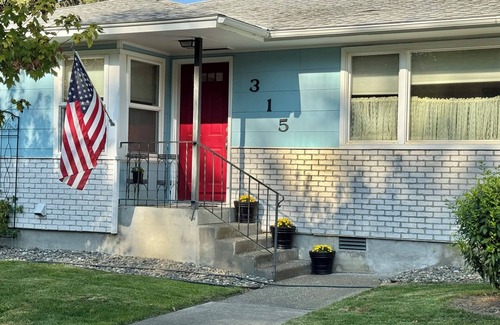 Dayton Haus | Exquisite Home: Stay here for more value, comfort and Fun