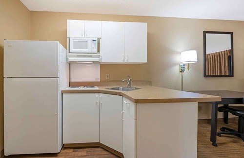 Crosswoods Hotel | Extended Stay America Select Suites - Columbus - Worthington