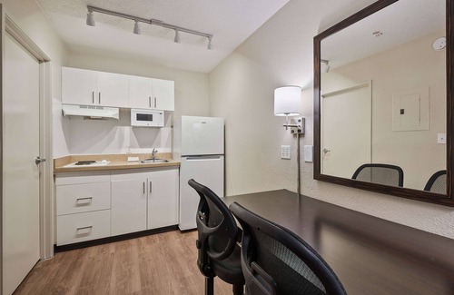 Ludlam Hotel | Extended Stay America Suites Miami Airport Blue Lagoon