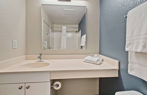 Ludlam Hotel | Extended Stay America Suites Miami Airport Blue Lagoon
