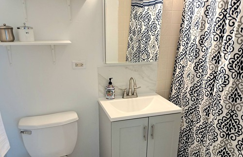 Roselle Eigentumswohnung | Extended Stay Condo - 5 min walk to Roselle Metra