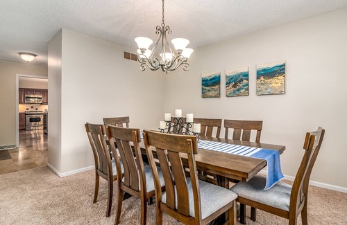 Elgin Haus | * Extended Stay * Elgin Home w / ARCADE & 7 Betten!
