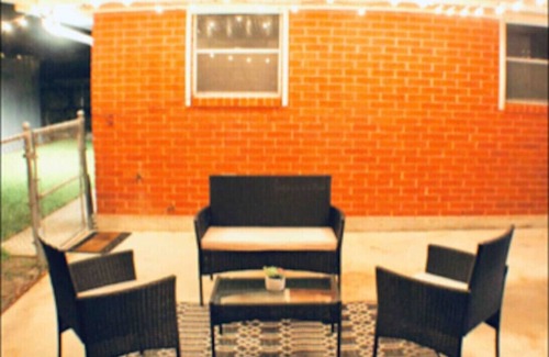 Harahan Haus | Extended Stay Safe Haven-Big Car Port Parking!