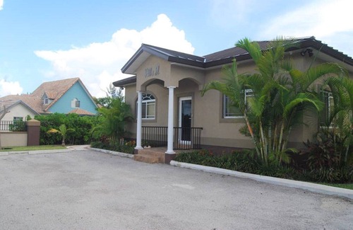 Bell Channel Bay Haus | EZ VILLE @ TAINO BEACH