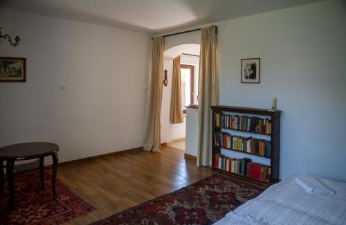 Pecsely Wohnung | Főnix Ház