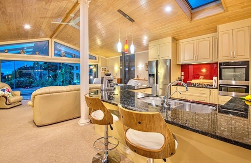 Paihia Haus | FABOULOUSE SEA VIEW 4 BED ROOM HOUSE