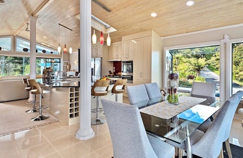 Paihia Haus | FABOULOUSE SEA VIEW 4 BED ROOM HOUSE