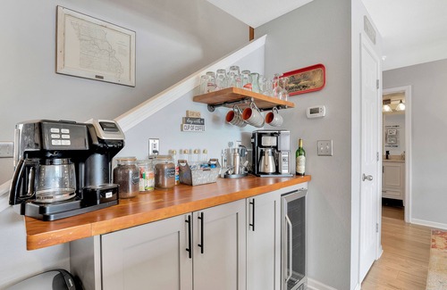 Camdenton Eigentumswohnung | Fabelhafte 4-Zimmer-Einheit am See mit Bootsrutsch