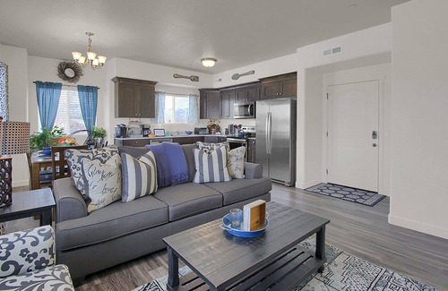 Clearfield Wohnung | ✔️Fabulous Luxury Apt ✔️ Fast WiFi ✔️ 4KHDTV ✈ Hill AFB