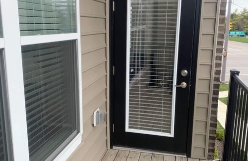 Columbus Wohnung | Fabulous on Federated with A/C, top floor, enclosed balcony!