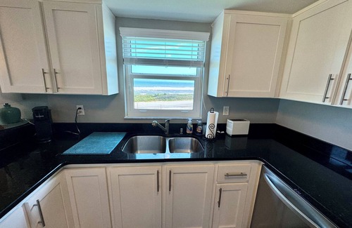 Breakers Eigentumswohnung | Sundance atemberaubende Aussicht, 1.-8. Juni Sonderpreis, Granit, Kingsize-Bett, großer Fernseher, Pool