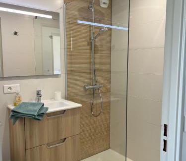 La Cote Radieuse Wohnung | Face à la Mer-Canet Plage Sud-F3+Parking