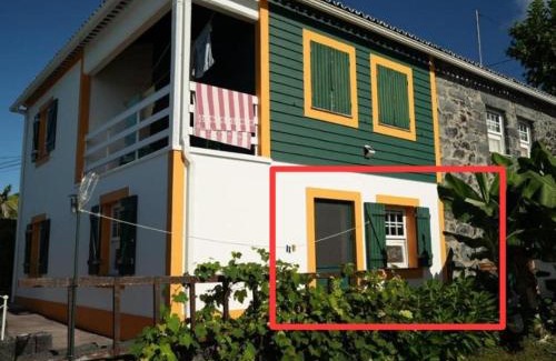 Capelo Haus | Faial Adega Lemos