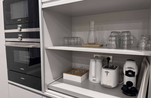 Maisons-Alfort Haus | Fair-Play Home 12 guests, garden, parking, billard