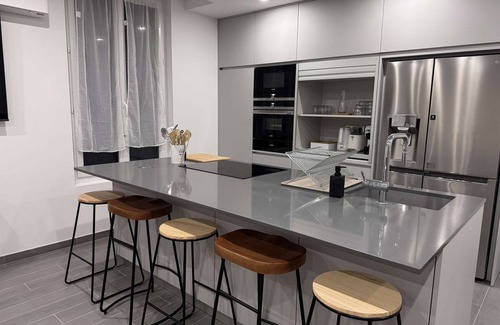 Maisons-Alfort Haus | Fair-Play Home 12 guests, garden, parking, billard